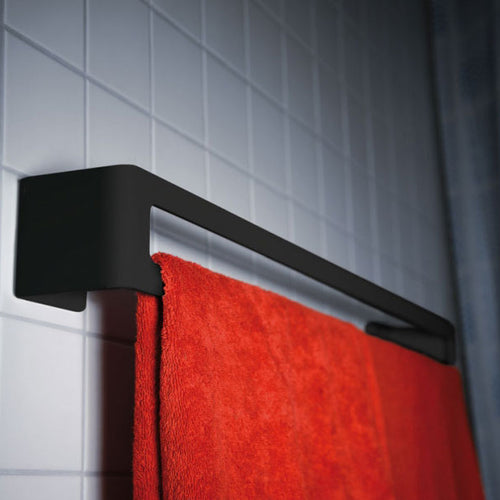 Radius Design Badetuchhalter Puro schwarz – im Badezimmer